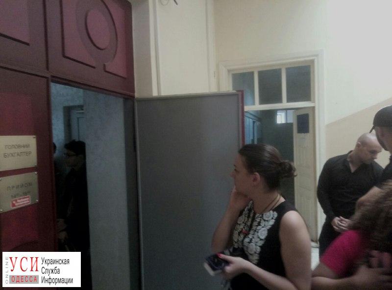 Бухгалтерию Медина заблокировали сторонники Запорожана: преподаватели и студенты рискуют остаться без денег (фото) ОБНОВЛЕНО «фото»