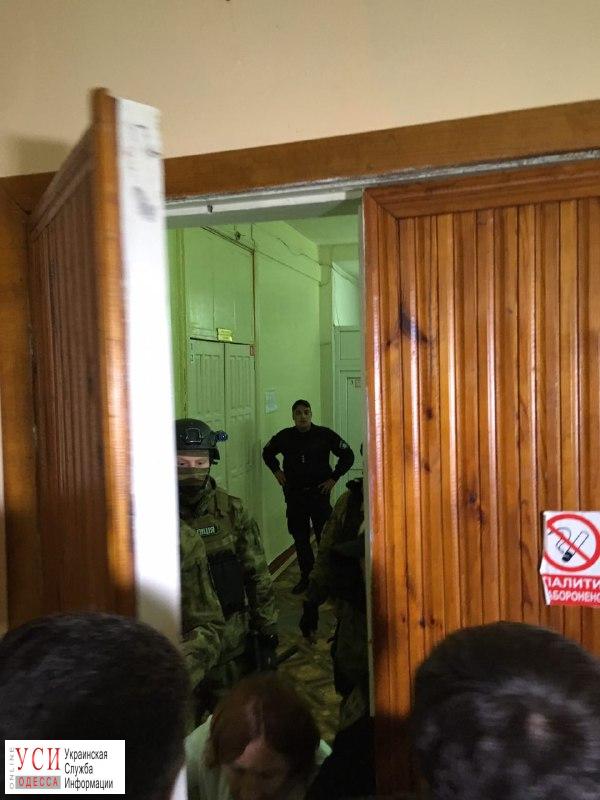 Спецназ КОРД силой вытолкал грузин из Еврейской больницы, после драки с полицией 10 человек задержали (фото, видео) «фото»