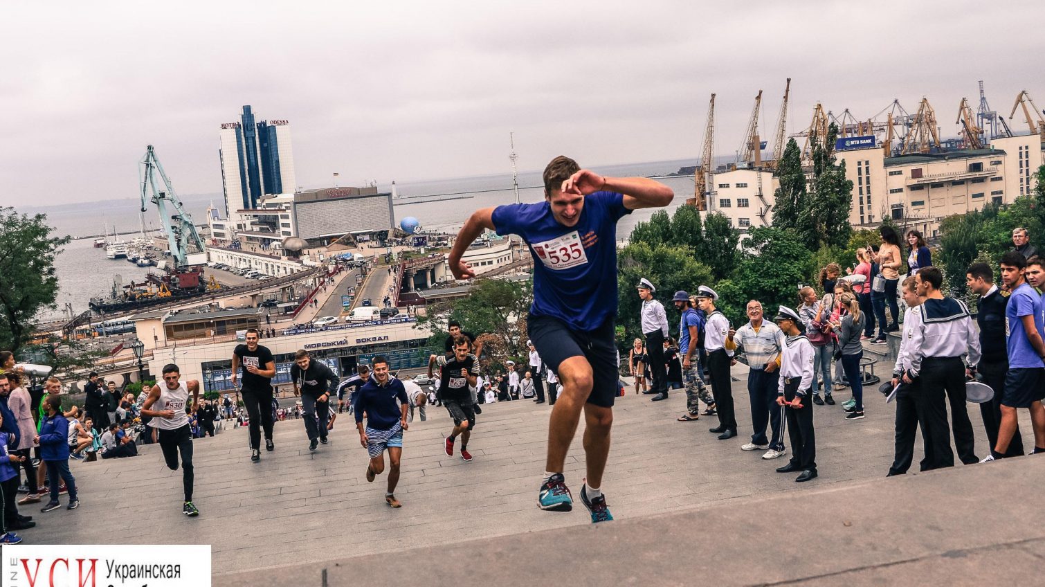 В Одессе отметили День спорта забегом на Потемкинскую лестницу (фоторепортаж) «фото»