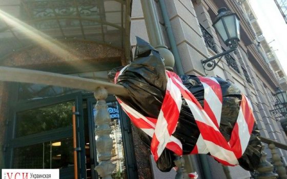 У памятника одесскому коту Рыжику снова появится хвост (фото) usionline.com У памятника одесскому коту Рыжику снова появится хвост (фото) «фото»