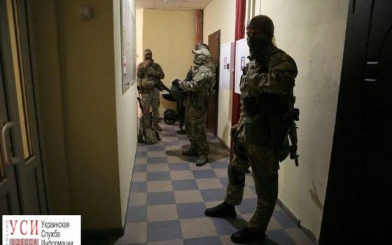 СБУ повторно проводит обыски в квартире подозреваемого в покушении на Михайлика (фото, видео) ОБНОВЛЕНО «фото»