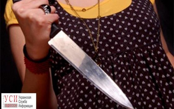 Пьяная женщина накинулась с ножом на сожителя – мужчина потерял много крови usionline.com Пьяная женщина накинулась с ножом на сожителя – мужчина потерял много крови «фото»