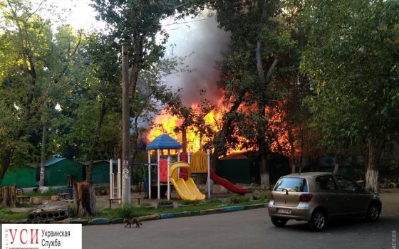 Крупный пожар: загорелся заброшенный корпус больницы железнодорожников (видео) usionline.com Крупный пожар: загорелся заброшенный корпус больницы железнодорожников (видео) «фото»