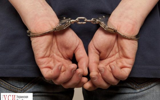 Группа злоумышленников, воровавших из контейнеров на “7-м километре”, попала в СИЗО с залогом в миллион «фото»