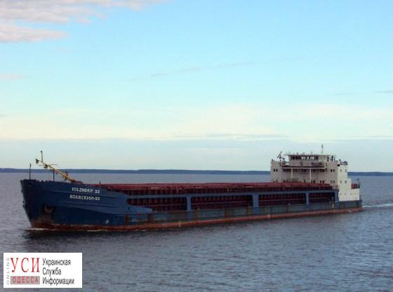 Судовладелец бросил у побережья Одессы полуразваленное судно с украинскими моряками «фото»