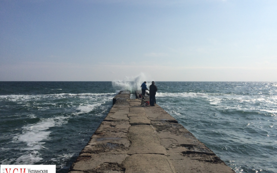 По следам ушедшего лета: работа пляжных заведений, рыбалка и спорт (фоторепортаж) «фото»