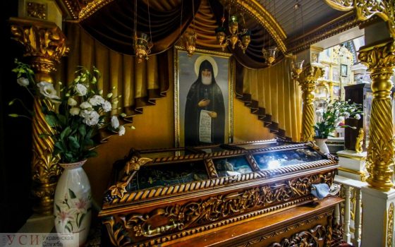 РПЦ прогнозирует перебои с мощами, но доставит в Одессу Благодатный огонь «фото»