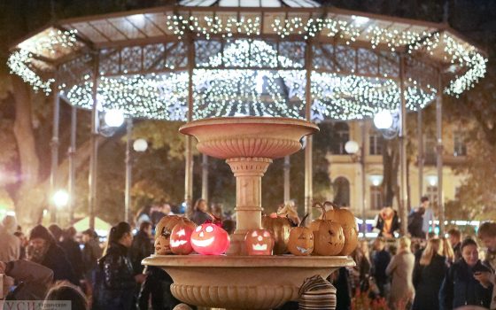 Велосипедисты, фаерщики, тыквы и страшные костюмы: одесситы празднуют Хеллоуин (фоторепортаж) «фото»