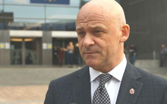 Труханов на шесть дней поехал в Марсель, чтобы установить там одесский “Якорь-сердце” «фото»