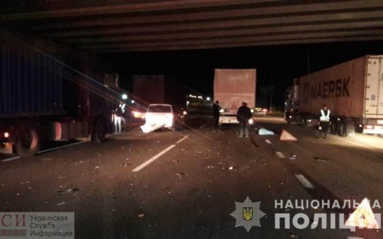 Под Одессой в аварии пешеход погиб под колесами фуры (фото) «фото»