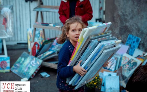 Одесские волонтеры собрали 56 тысяч на благотворительном вернисаже (фото) «фото»