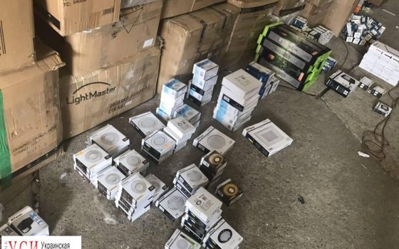 В офисе одесского предприятия, которое незаконно уклонялось от налогов в особо крупных размерах, провели обыски (фото) «фото»