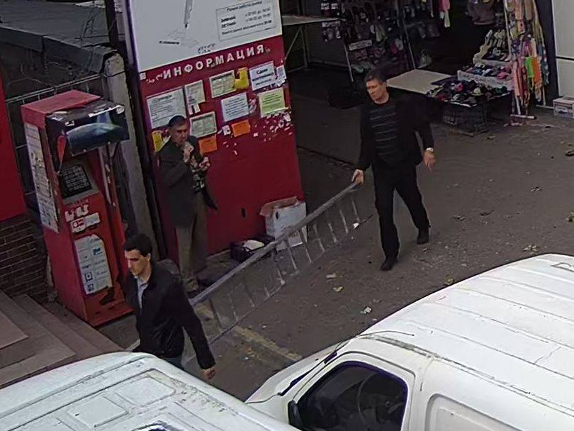 Двое мужчин украли городскую камеру видеонаблюдения на Черемушках – их разыскивает полиция «фото»