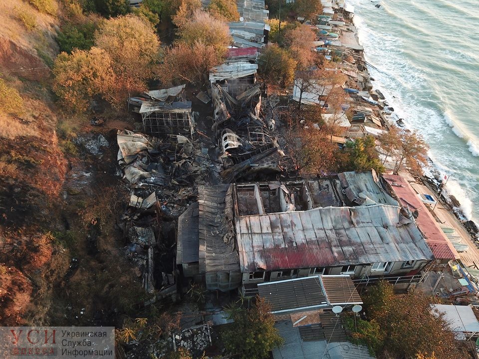 Пепелище Черноморки: все, что осталось после ночного пожара (фоторепортаж) «фото»