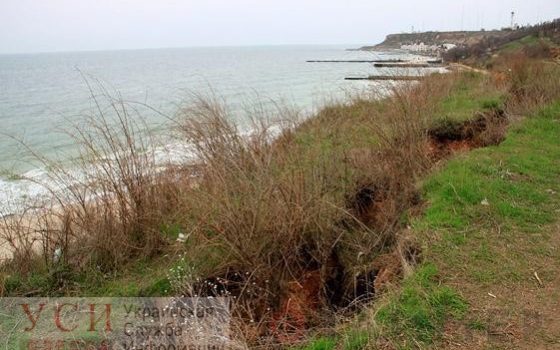 Угроза оползня на 16 Фонтана: в мэрии считают ситуацию опасной и готовятся вывозить грунт «фото»