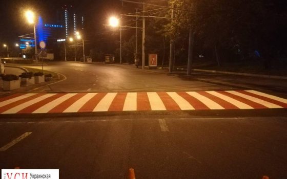 Эксперимент: на площади 10 апреля приподняли пешеходные переходы и нанесли новую разметку «фото»