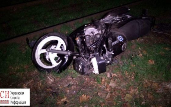 В аварии на Поскоте погиб мотоциклист: полицию ждали три часа (фото) «фото»