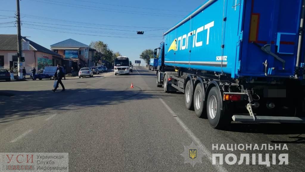 Под Одессой пенсионерка попала под колеса грузовика на пешеходном переходе «фото»
