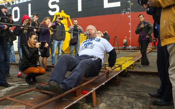 Силач протянул зубами 614-тонное судно в Ильичевском судоремонтном заводе (фото, видео) «фото»