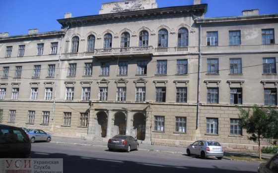 Пустующее здание на Базарной отдали под торговый центр «фото»