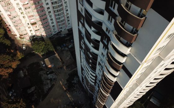 Застывший эксперимент: стройка “Набережного квартала” на Фонтане заморожена, пайщики второй секции уже теряют надежду (аэросъемка) «фото»