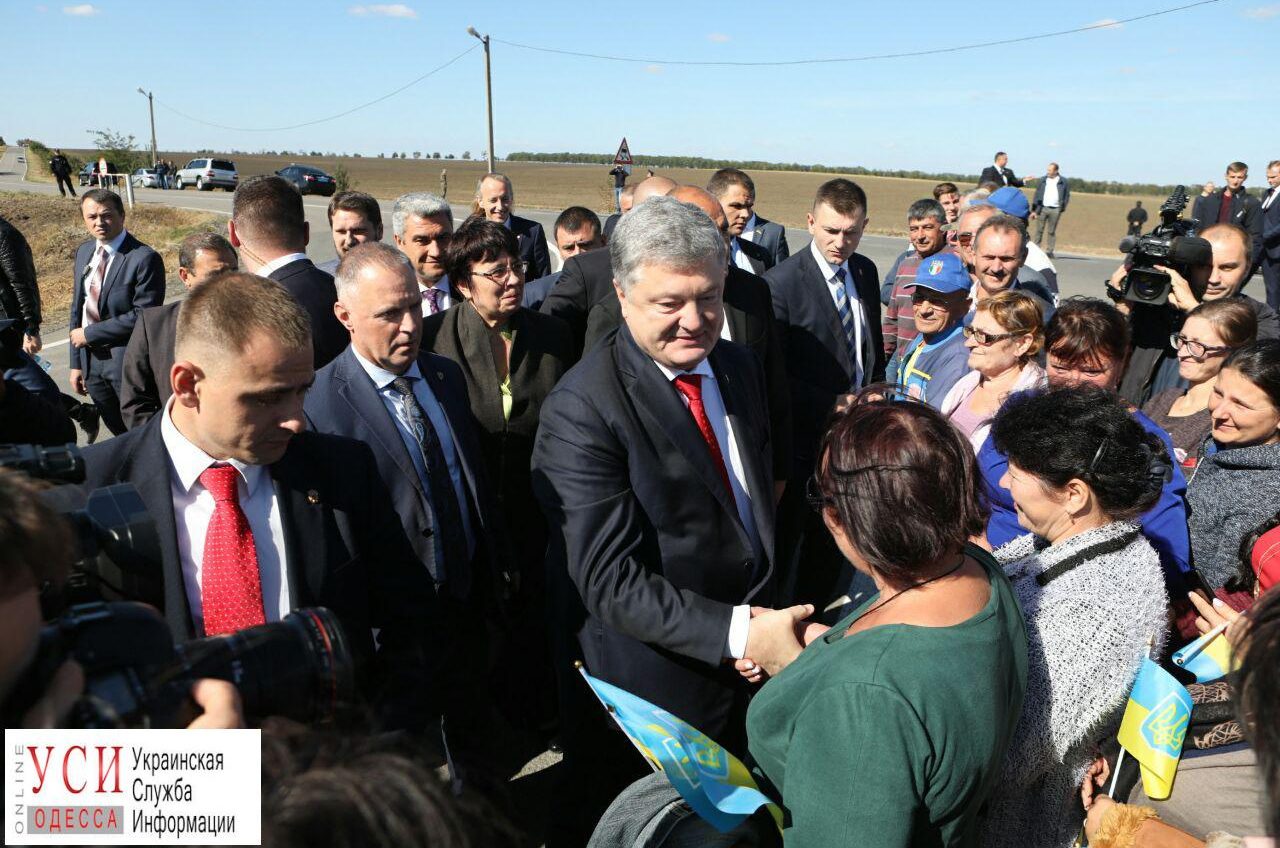 Президент проинспектировал ремонт трассы “Одесса-Рени”: осталось построить еще 93 километра «фото»