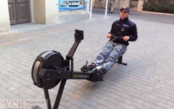 Волонтеры подарили уникальный тренажер институту Военно-Морских Сил (видео) «фото»