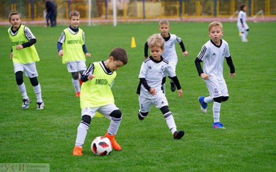 В Одесской области тренеры “Real Madrid” учили футболу детей нуждающихся в социальной поддержке (фото) «фото»