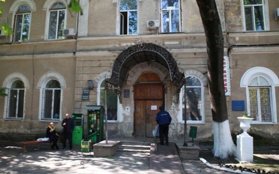 В Еврейской больнице сдают территорию под точку питания «фото»