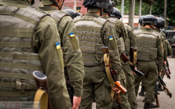 Одесские волонтеры просят помочь в поисках раскладушек для военных «фото»