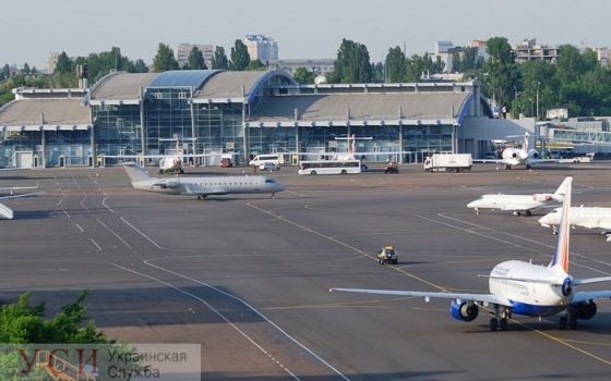 Рейс “Киев – Одесса” задерживается: самолет не может вылететь из “Жулян” из-за сильного тумана «фото»