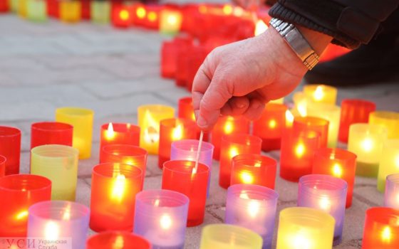 В память о Голодоморе одесситы возложили цветы и провели реквием на Соборке (фоторепортаж) «фото»