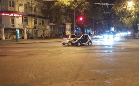 Два “Смарта” не поделили перекресток в центре Одессы «фото»