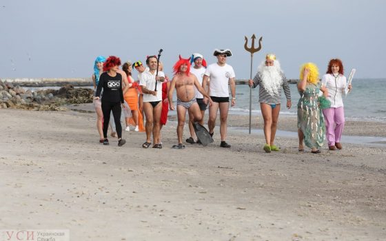 В День моржа в Одессе Нептун посвятил новых адептов купания в ледяной воде (фоторепортаж) «фото»
