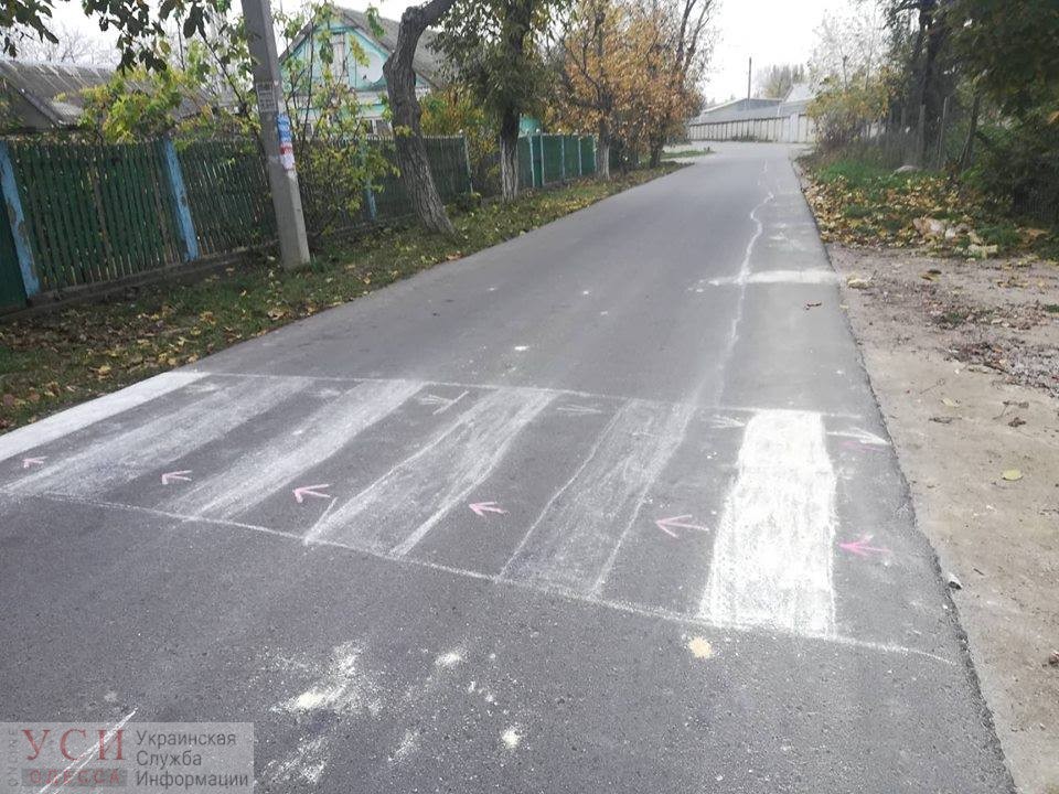 На Ленпоселке дети нарисовали пешеходные переходы и велодорожки мелками (фото) «фото»