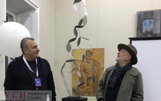 Михаил Рева подарил Одесскому художественному музею “Живую клетку” «фото»