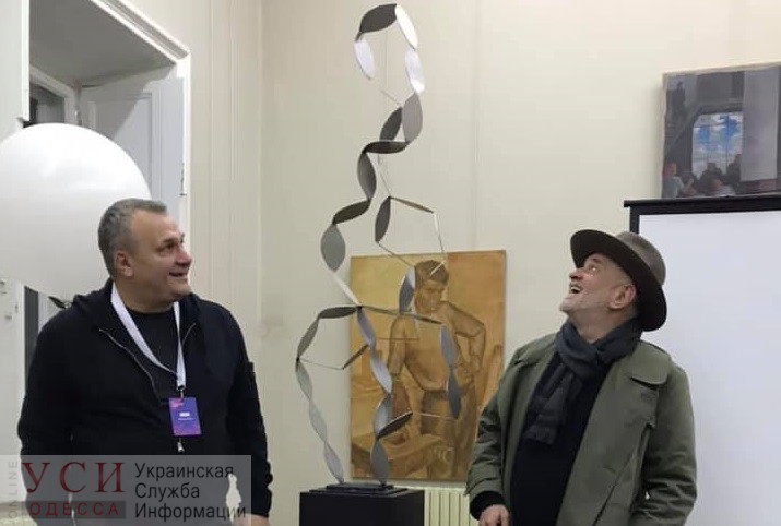 Михаил Рева подарил Одесскому художественному музею “Живую клетку” «фото»