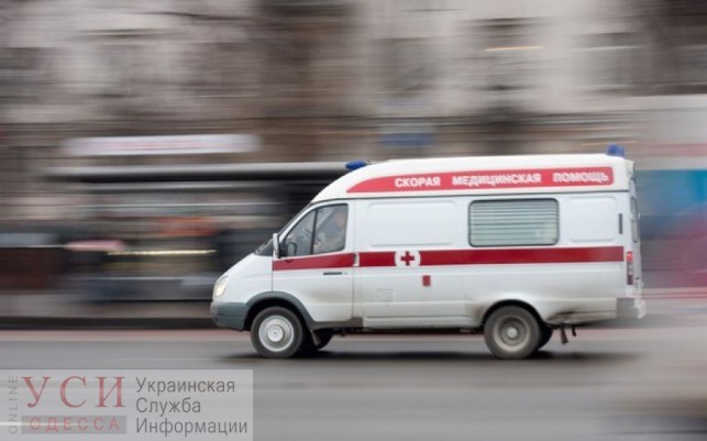 Под Одессой женщина на ходу выпала из маршрутки: пострадавшая в коме (видео) «фото»