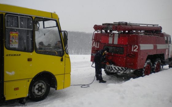 Застрявшие из-за непогоды автомобилисты смогут позвать на помощь, позвонив на “горячую линию” Одесского автодора «фото»