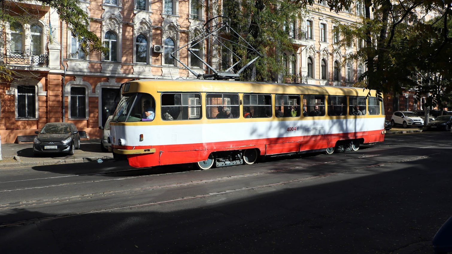 В Одессе потратят почти 150 миллионов гривен, чтобы пересадить горожан с машин на трамваи и троллейбусы usionline.com В Одессе потратят почти 150 миллионов гривен, чтобы пересадить горожан с машин на трамваи и троллейбусы «фото»
