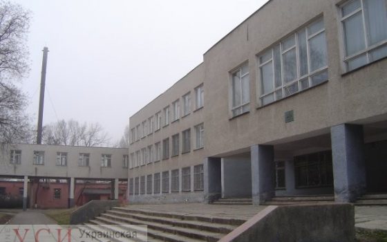 В школе в Суворовском районе во время занятий задымилась электрощитовая «фото»
