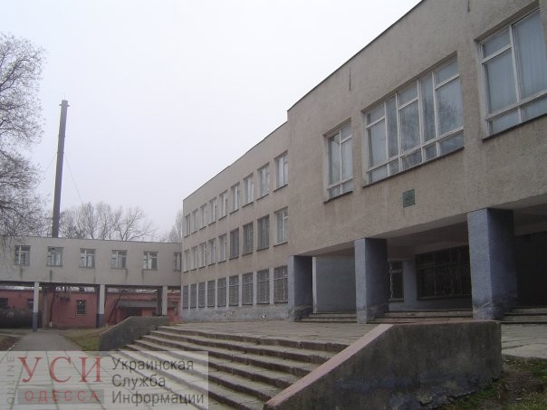 В школе в Суворовском районе во время занятий задымилась электрощитовая «фото»