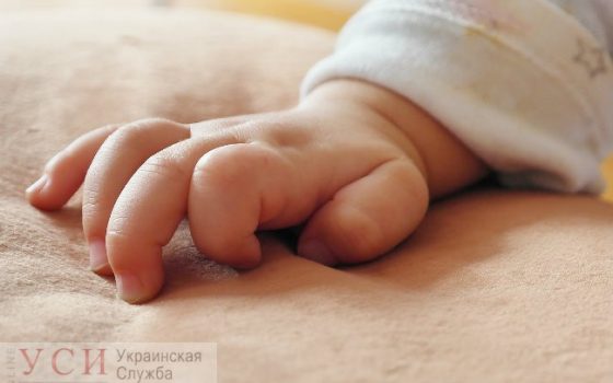 Ребенка, которого “украли” на конечной трамвая в Одессе, мать сама подкинула в больницу «фото»