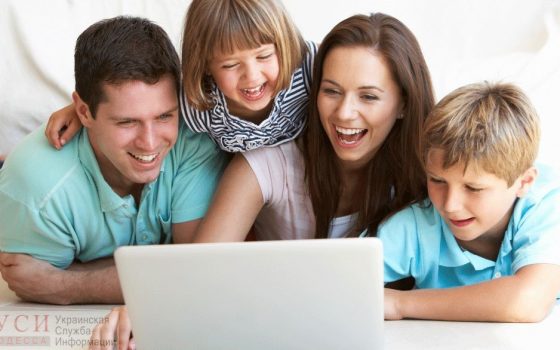 В Одесской области проживает около миллиона семей, больше половины пользуются компьютерами «фото»