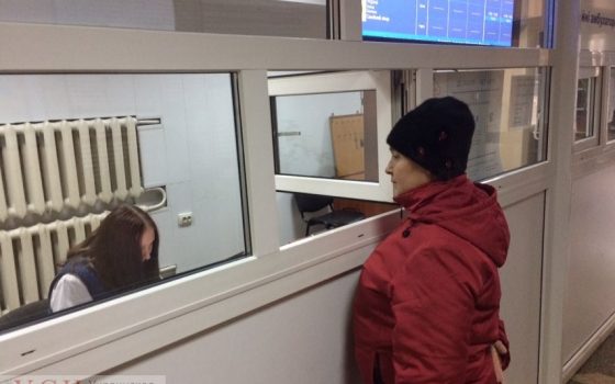 Без тепла: в центре Одессы холодно и в поликлиниках, и в школах. В мэрии говорят – “теплоноситель подан” (фото) «фото»