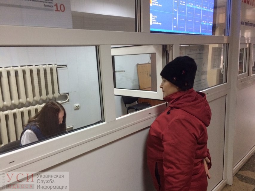 Без тепла: в центре Одессы холодно и в поликлиниках, и в школах. В мэрии говорят – “теплоноситель подан” (фото) «фото»