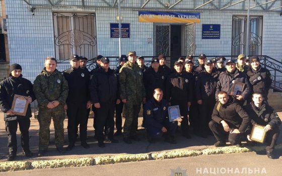 Одесских полицейских, служащих в Луганской области, отметили благодарностями и званиями «фото»