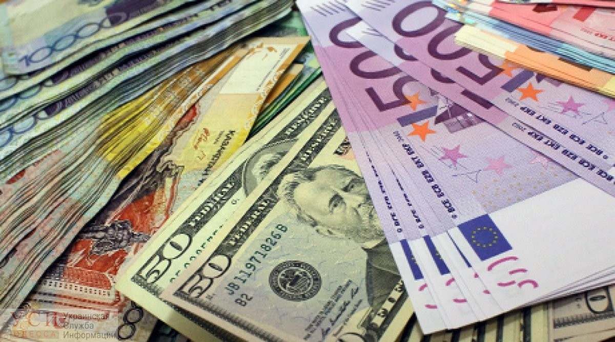 Военное положение повлияет на курс в одесских обменниках, но не значительно «фото»