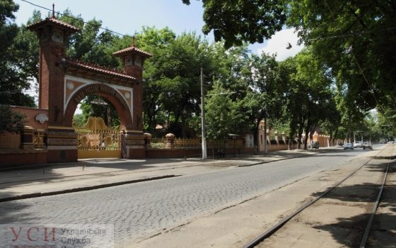 На Французском бульваре застройщик “Радужного” оформляет землю завода шампанских вин: историческую арку сохранят, но появится новострой «фото»