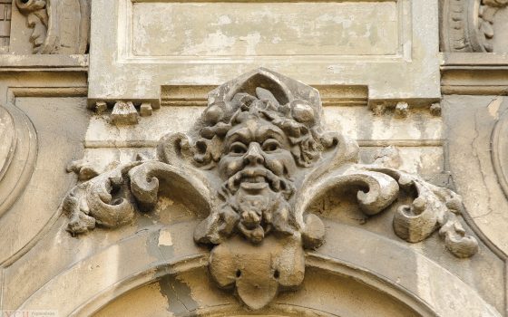 Античные символы в архитектуре Одессы «фото»